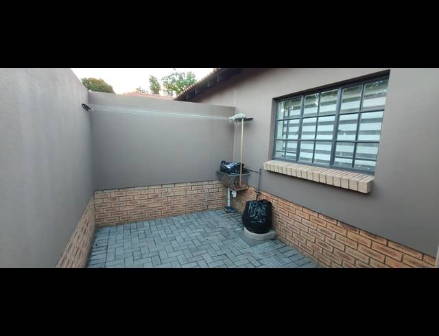 3 BEDROOM APARTMENT FOR SALE IN WATERKLOOF EAST